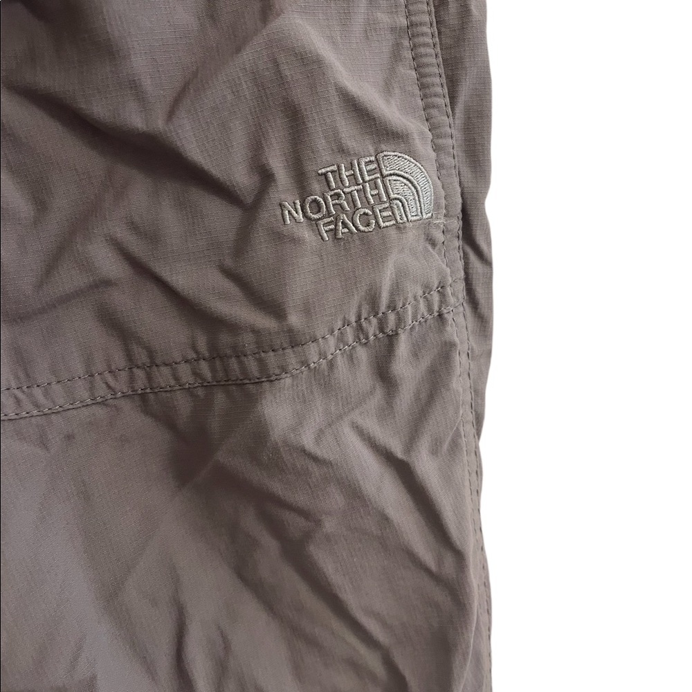 Hiking pants by North face keeps you cool